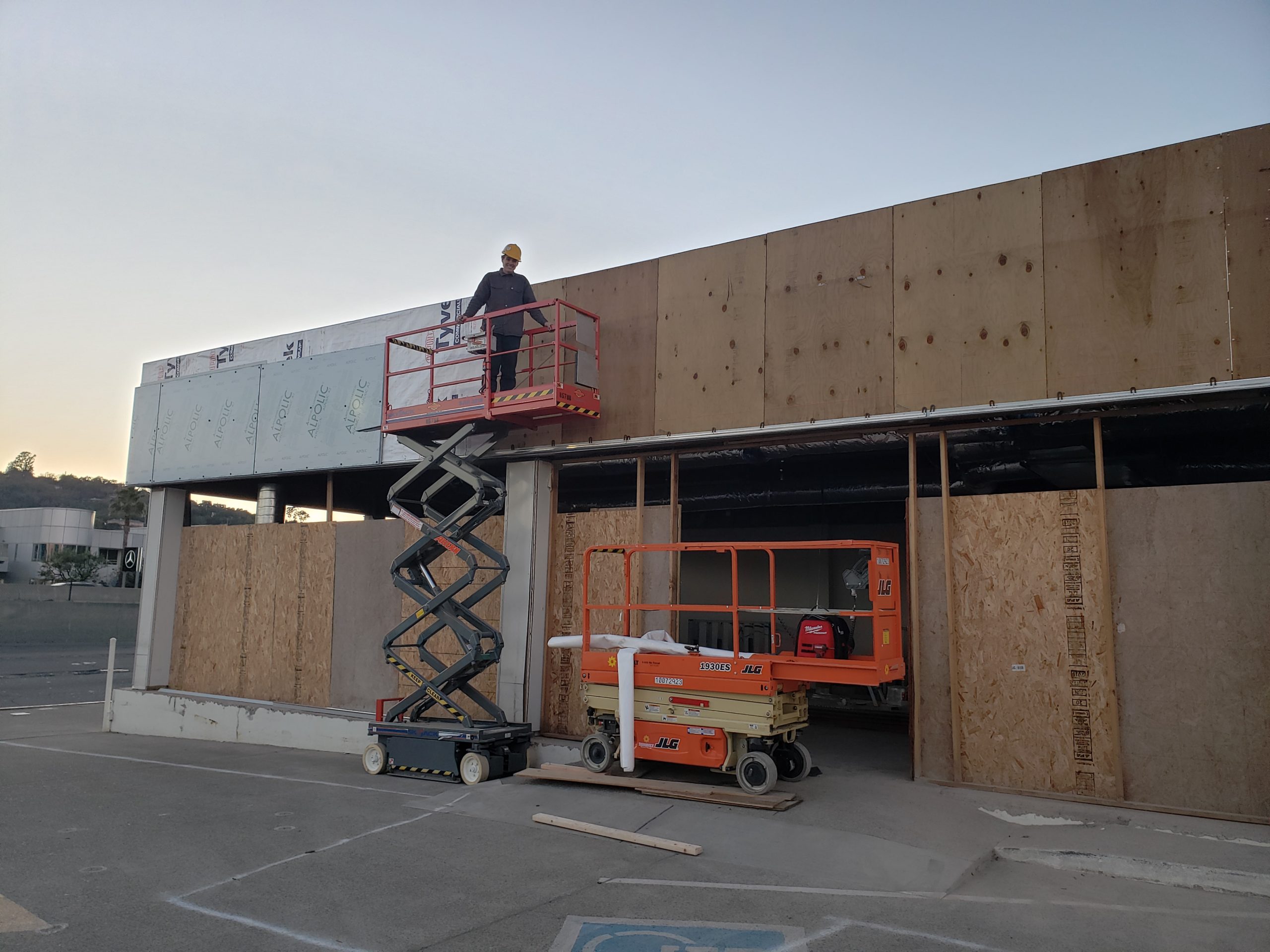 5 Questions to Ask Before Hiring a Commercial Installation Team